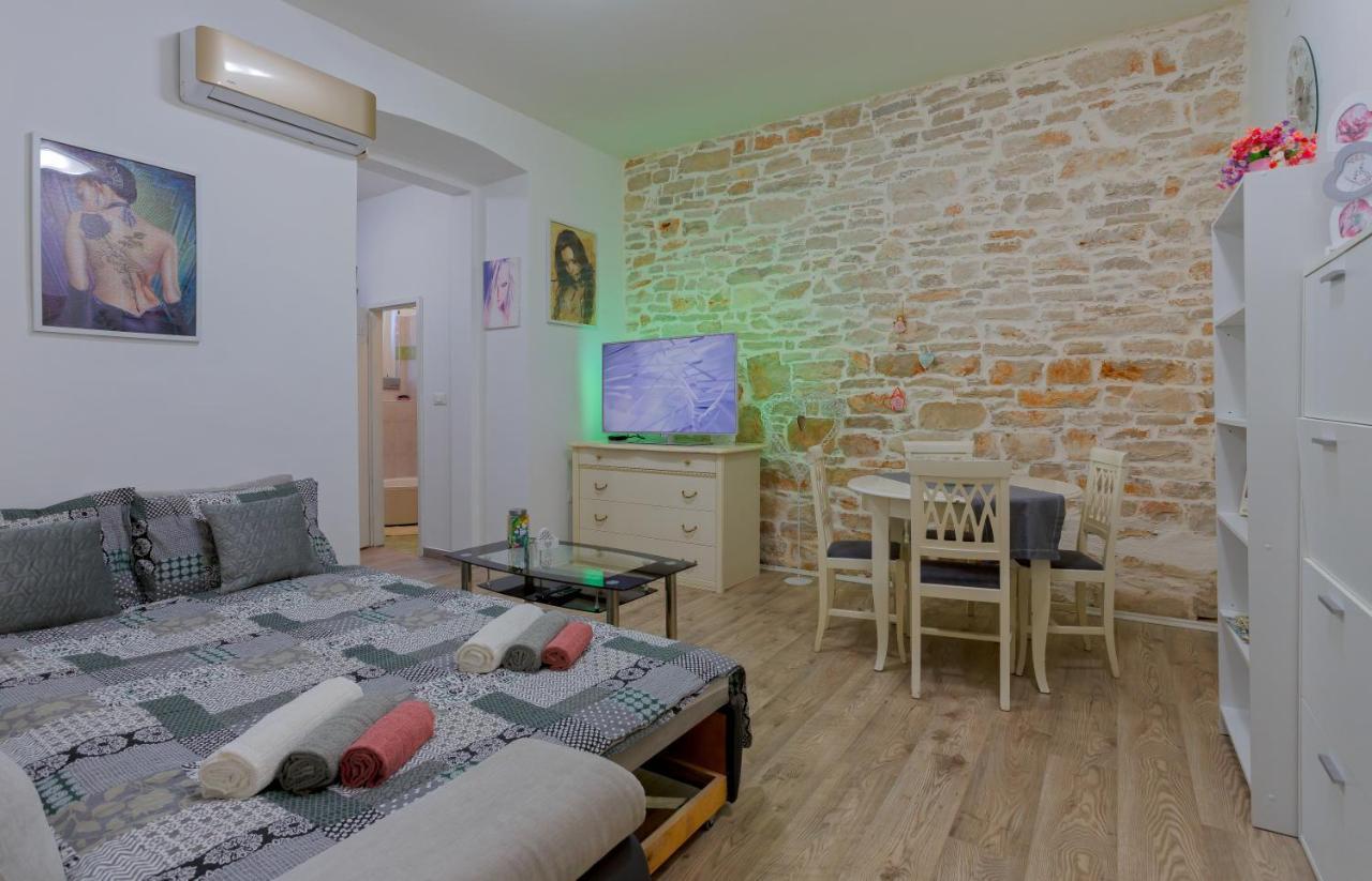 Rich Apartment Пула Экстерьер фото