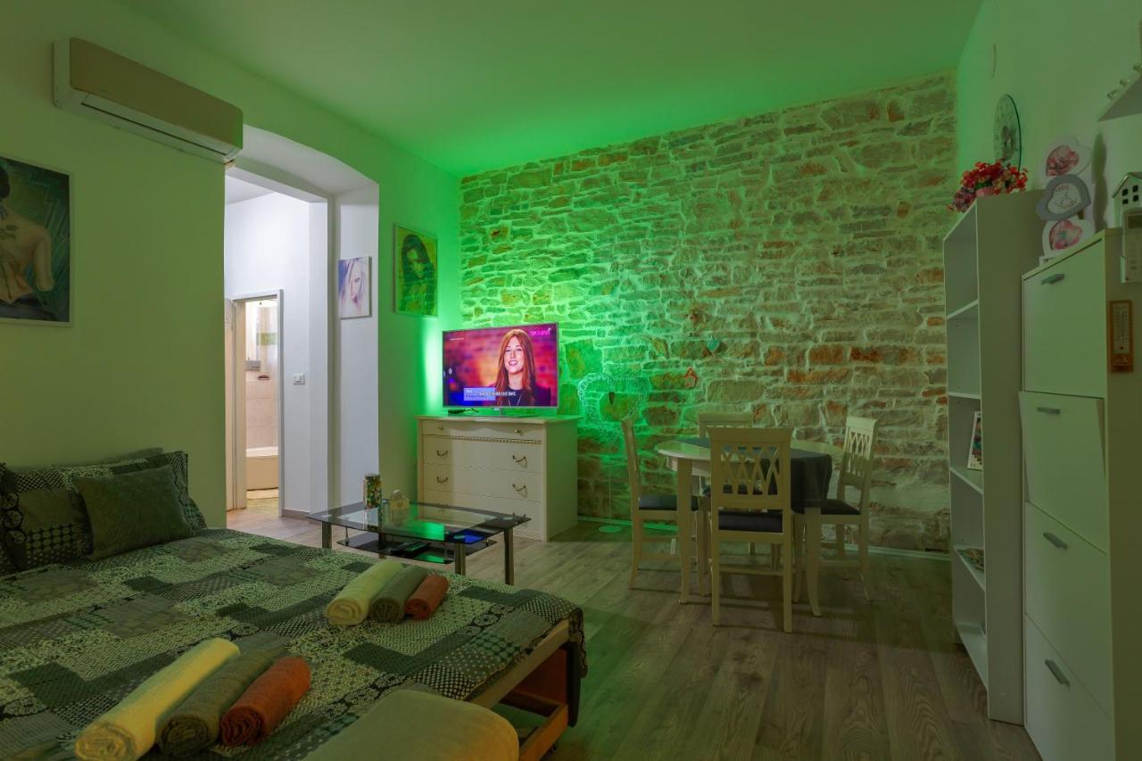 Rich Apartment Пула Экстерьер фото